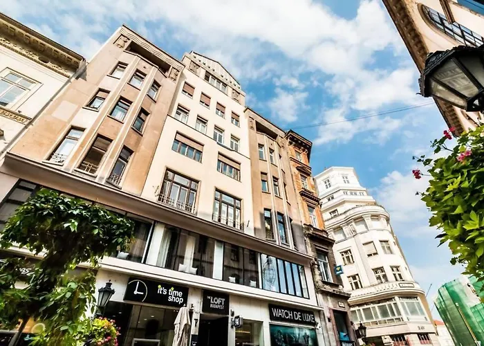 Best Located, 150 M2 5 Bedrooms Apt.,